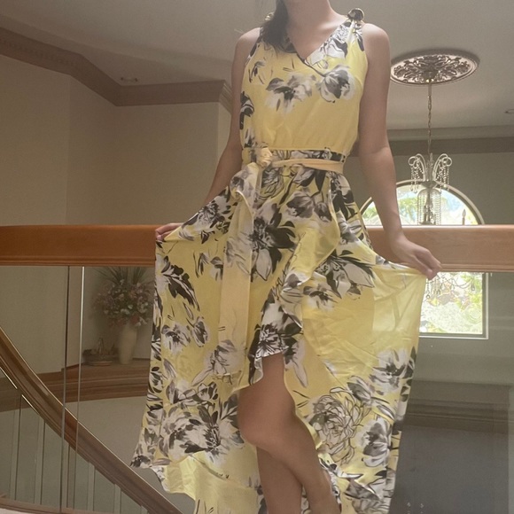 Banana Republic womens yellow floral maxi dress no size tag but fits like M or 6 - Picture 1 of 4